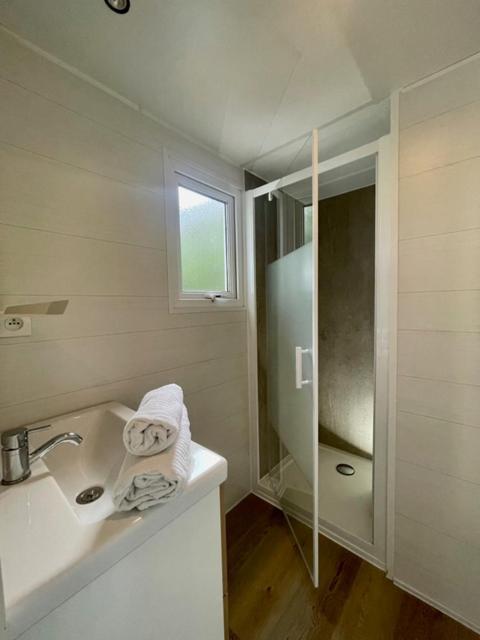 Camping Les Cigales Otel Mandelieu Dış mekan fotoğraf